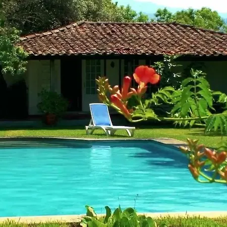 بيت للعطل Encantadora Casa Com Piscina Nos Arredores De